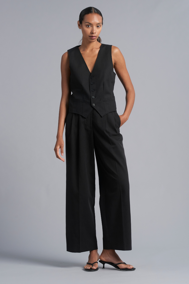 Black Isham GenderU Vest