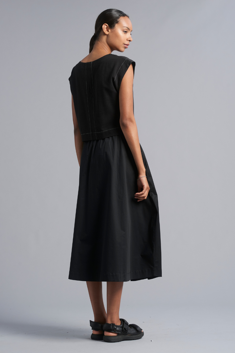 Black Mantra Crop Shell Top