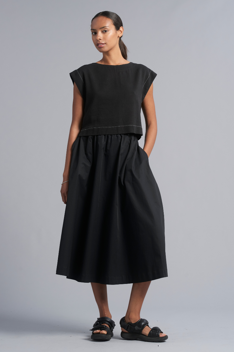 Black Mantra Crop Shell Top