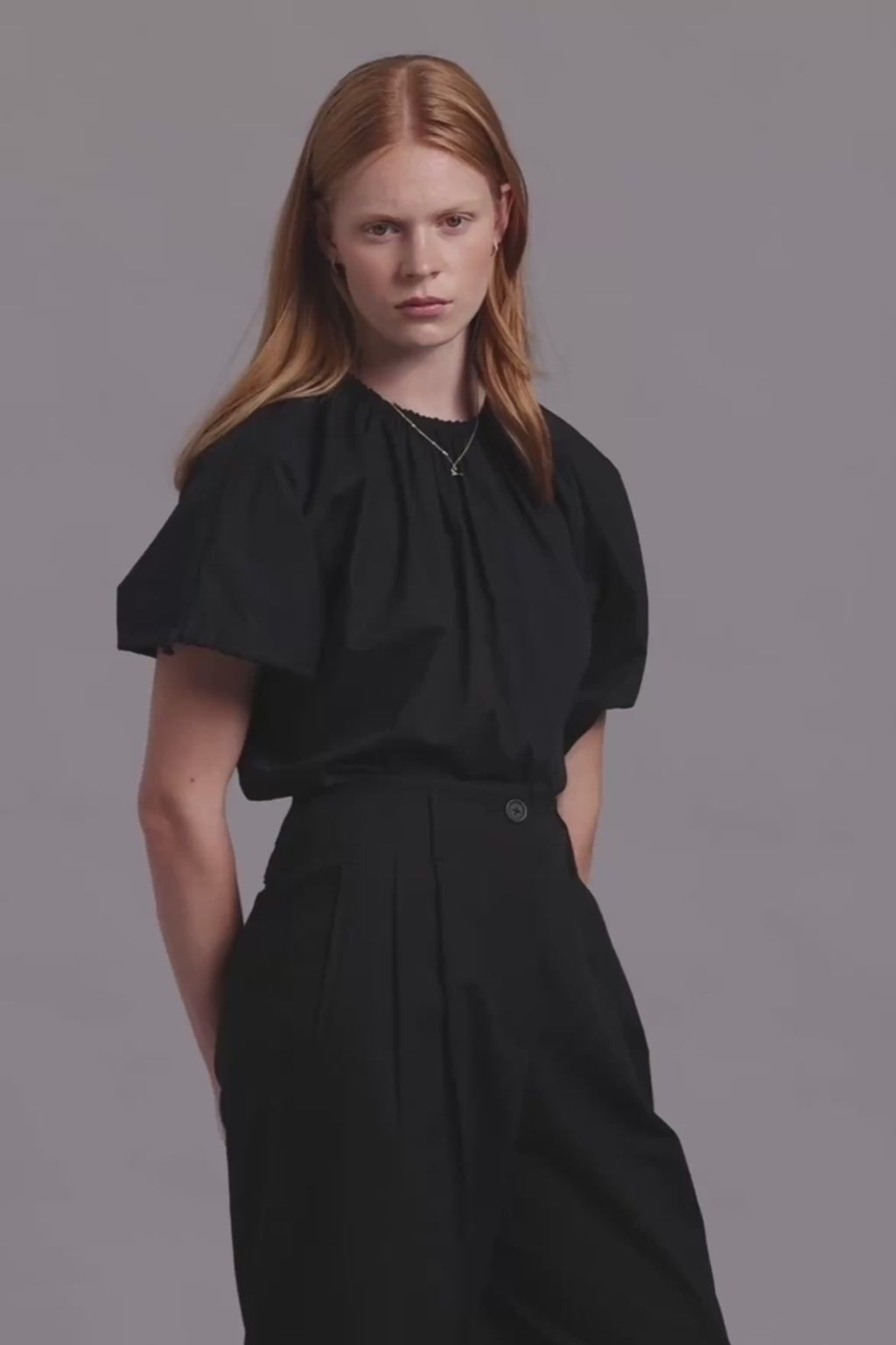 Catriné is 178cm / 5’10” and wears a size 8.  