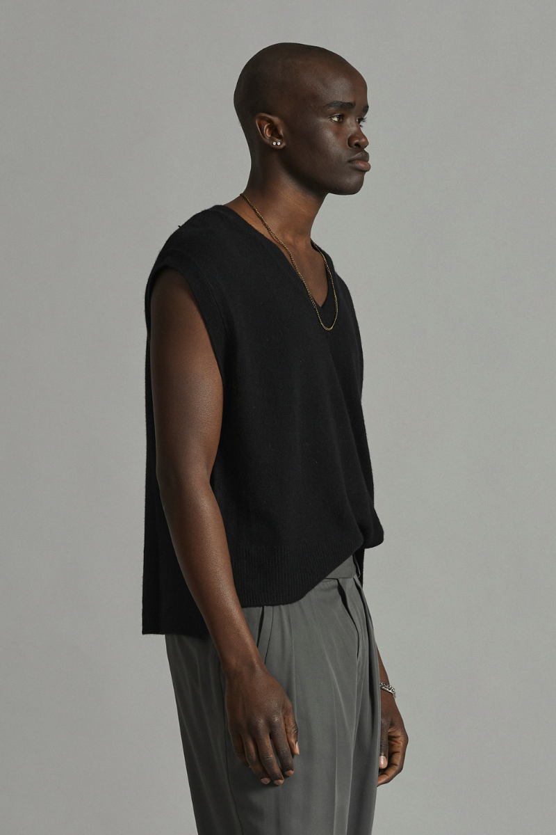 Black Tokyo V-Neck GenderU Knit Tank